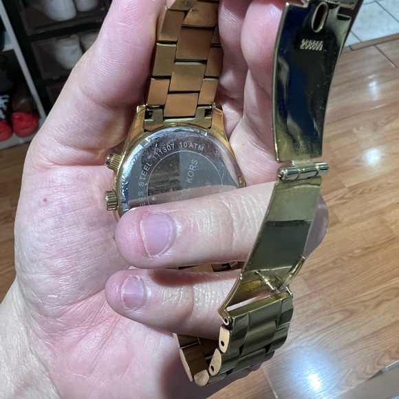 Michael Kors LAYTON GLITZ GOLD-TONE CRYSTAL DIAL WATCH MK5830 - Picture 3 of 3